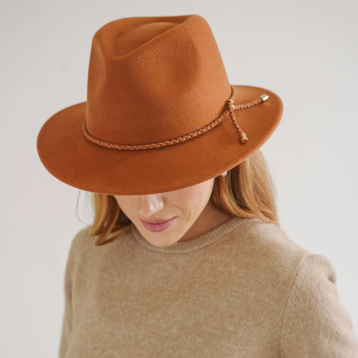Cassia Fedora